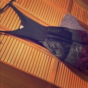 Tri black colored dress